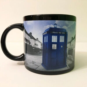 2012 Doctor Who  Magic Disappearing Tardis Police Box Coffee Mug BBC